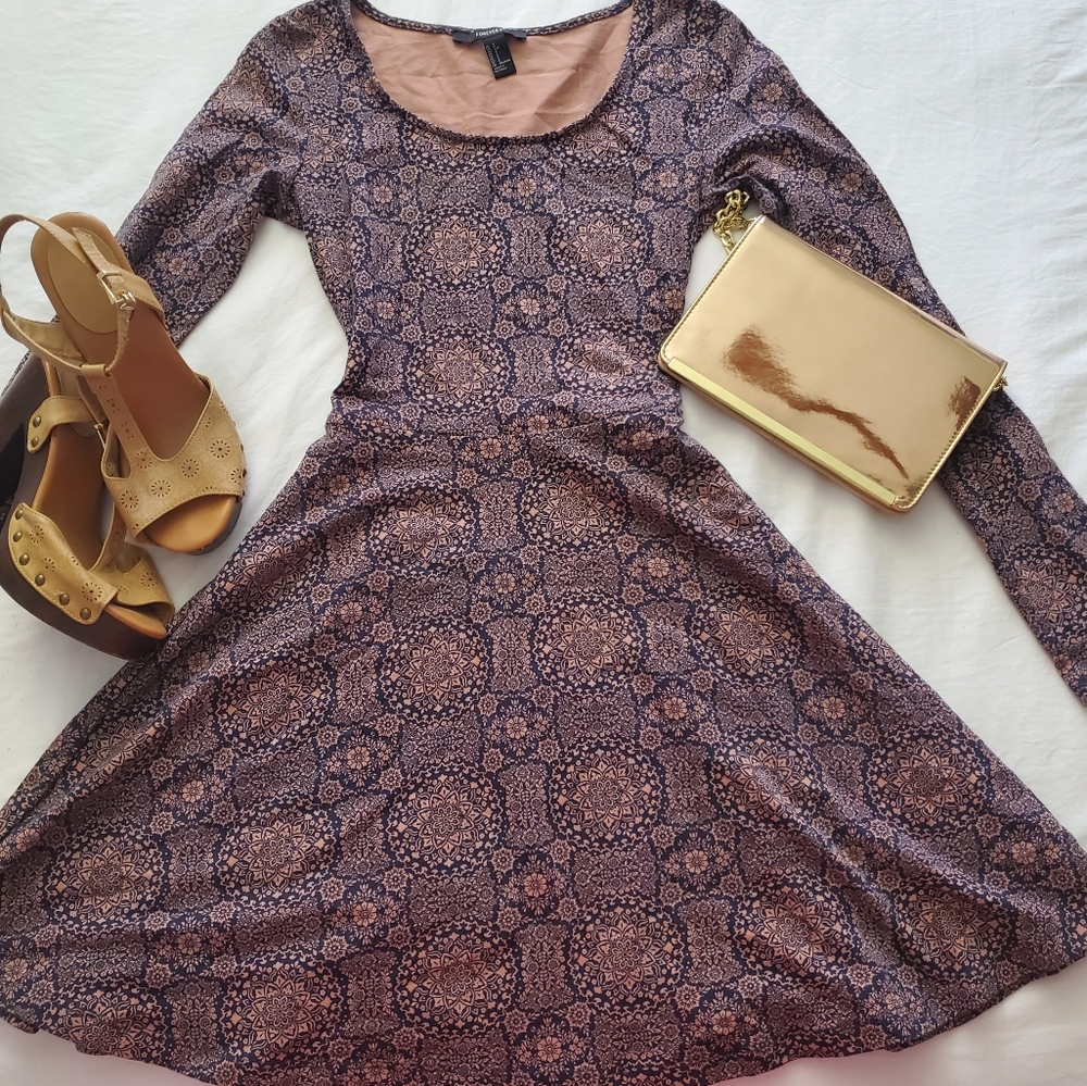Dress - Picture 2 of 2